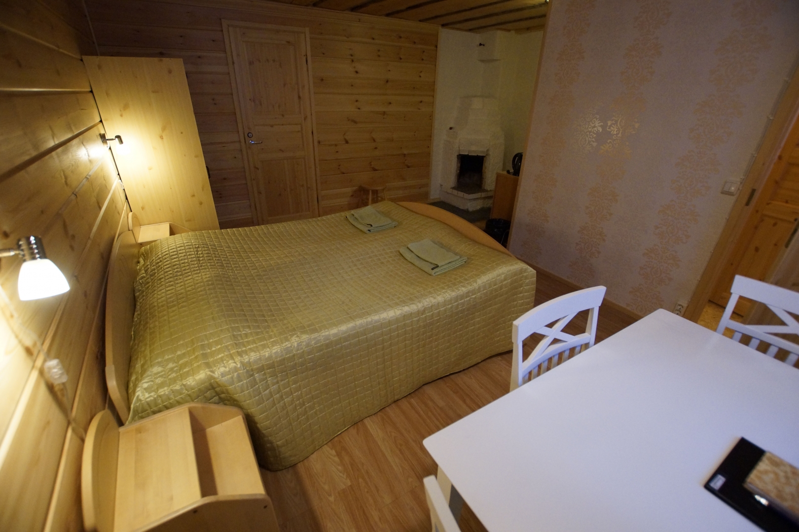 Huoneita ja huoneistoja I Rooms in Tankavaara Gold Village